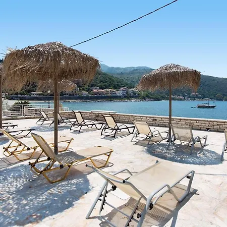 Marika アパートホテル