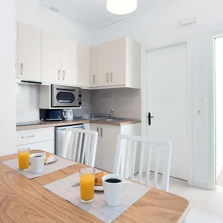 Marika アパートホテル